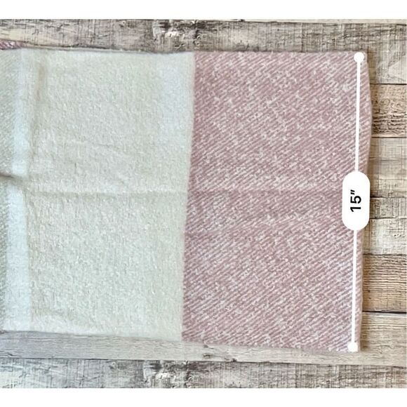 NWT Gentle Fawn Huntington Scarf Wrap Pink Cream 100% Polyester Fringed 82" x 15 - Picture 10 of 11
